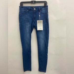 1822 Butter Denim Classic Skinny